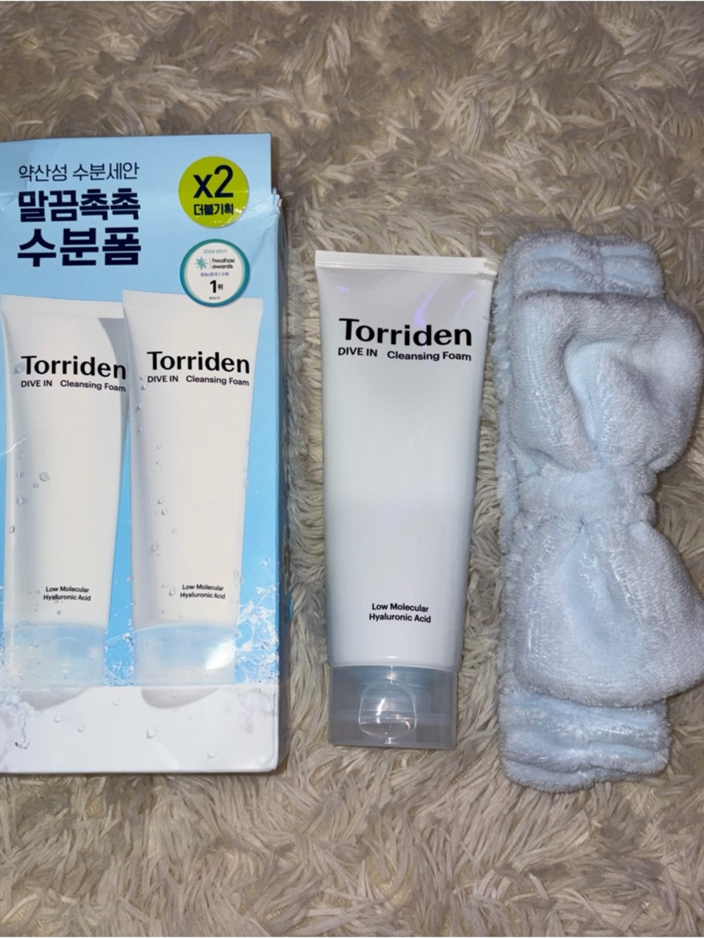 torriden Dive In Cleansing Foam – White Hydrating Face Cleanser and headband